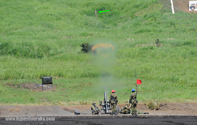 120mm迫撃砲 RTの射撃シーン
