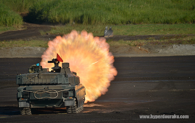 10式戦車、点検射