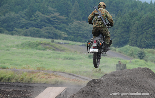 偵察バイクKLX250