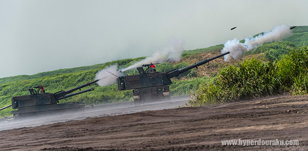 発射された弾頭が見える