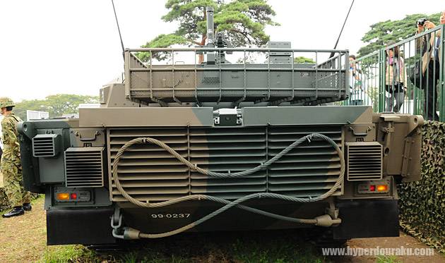 V型8気筒ディーゼルエンジンを搭載