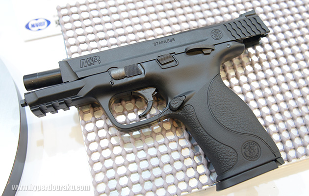 黒に近くなって精悍な雰囲気