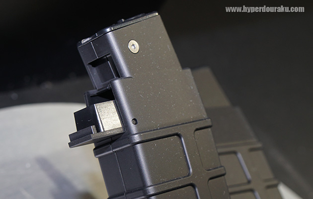 マガジンのフタ