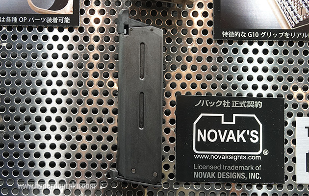 マガジンは装弾数27+1発