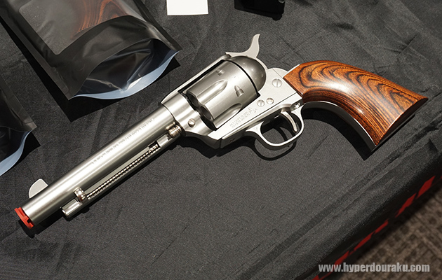 SAA.45用のウッドグリップ