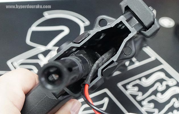 バレル上部がバッテリースペース