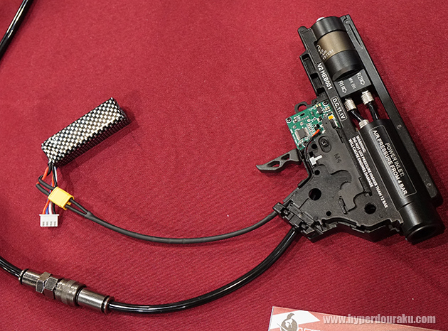 バッテリーと、エアホース