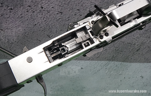 マガジンハウジング