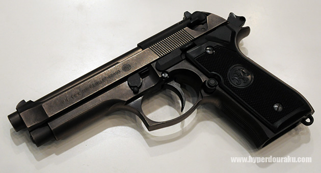 ベレッタM92Fは持った感じ本当に実銃か