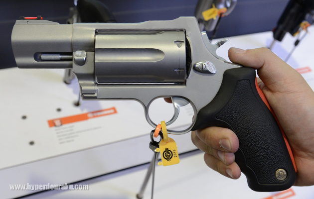 TAURUS RAGING JUDGE M513 REVOLVER