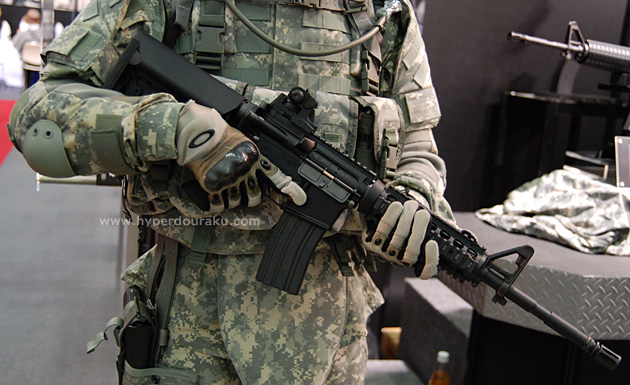 ACU装備に良く似合う