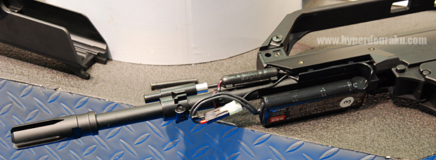 ガスピストンが前後に動く