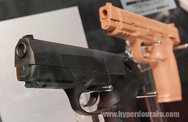 マズルには金色のバレル