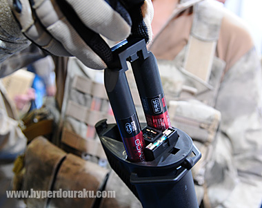 SOPMODバッテリーを装着