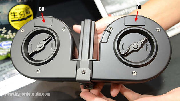 ふたを開けてBB弾を流し込み