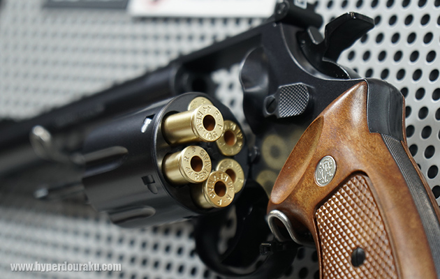 ライブカート式のエアコッキングリボルバー