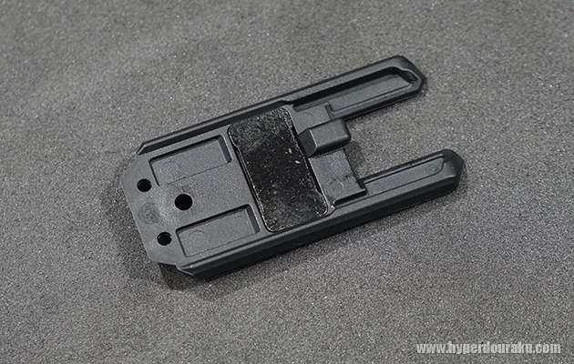 マウントのネジ