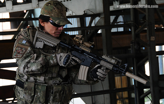 ザキヤマ隊長はマルチカム着用