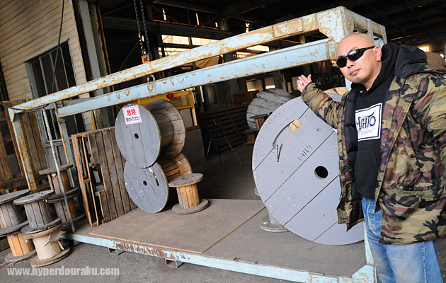 吊り下げ式のエレベータ