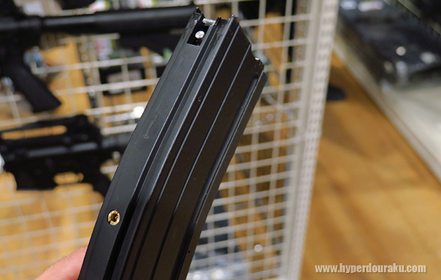 マガジンのガス注入口