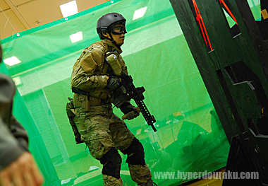 ハンドガンナーの合図を待つ