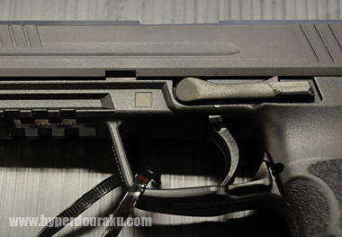 トリガー上部に正方形の刻印