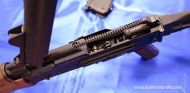 レシーバーカバーをオープン