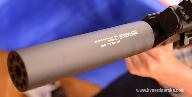 DEFIANCEのホワイトレター