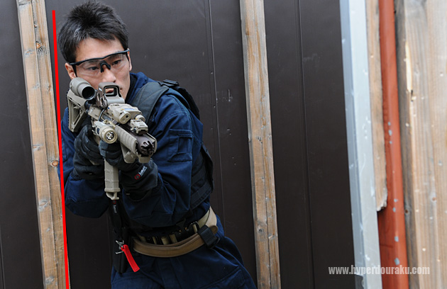 講師は元県警特殊部隊の吉岡氏