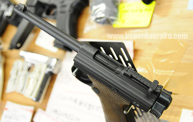 上部の排莢口のモールド