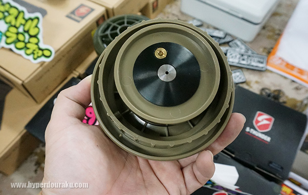 BB弾が飛び散る