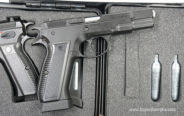 グリップパネルは実物とは互換性がない