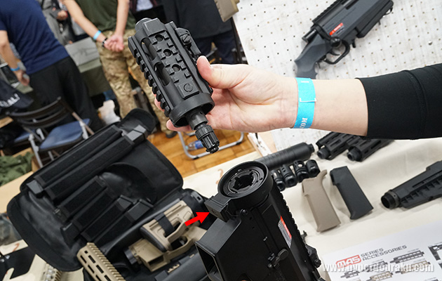 リリースボタンで簡単にフロントセクションが取り外せる