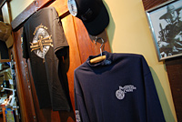 キャップもTシャツも$16.45