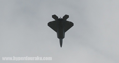 最新ステルス戦闘機、F-22ラプター