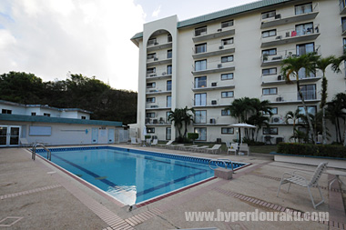 中庭にはプール