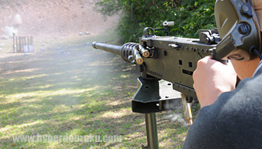 バックストップに土ぼこり