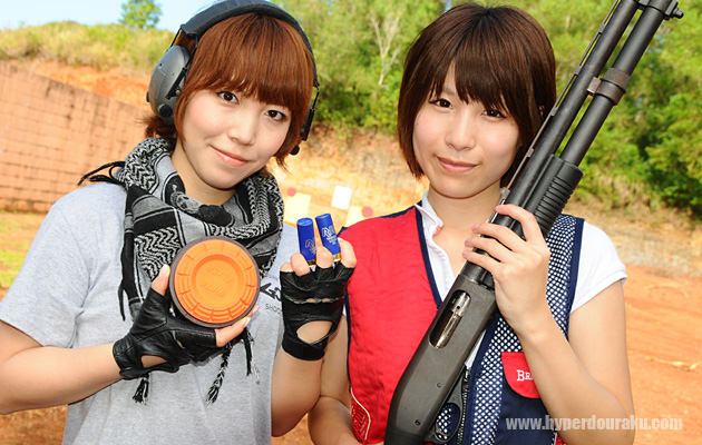 ショットガンによるクレー射撃対決