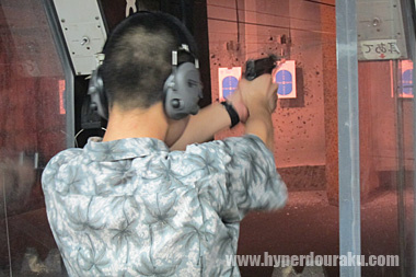 .22口径のリボルバーと9mmルガー弾のSIG P226を撃つ