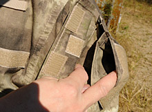 袖ポケットは3重構造