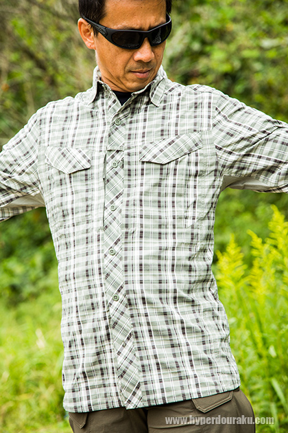 肩からウェスト