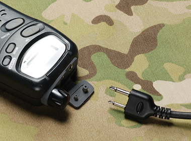 コネクタはアイコムIC-4008W