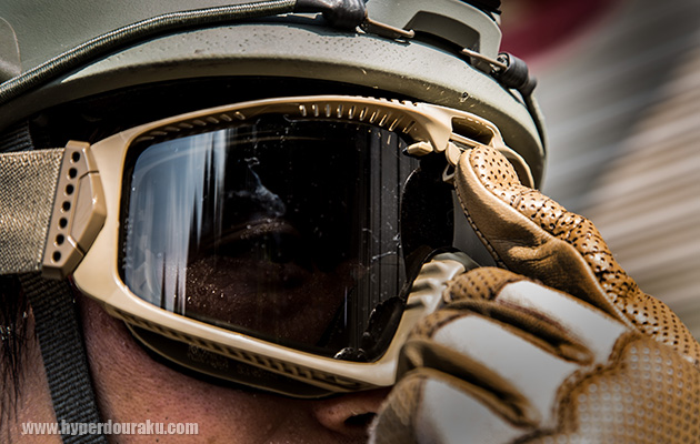 ESSロゴマークを押す