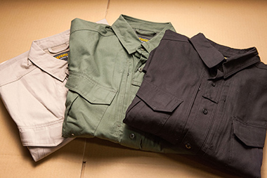 ロングスリーヴ、半袖 3色あり