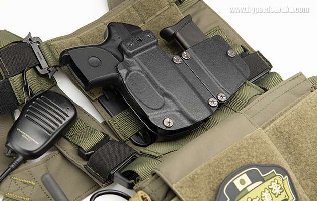 チェストリグの胸元モールに