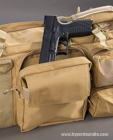 フルサイズのハンドガンを楽々収納