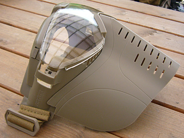 フェイスガードは柔らかい