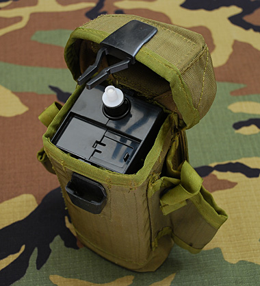 アリス装備のマガジンポーチにぴったり収まる