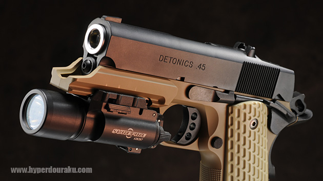 デトニクスの短いスライドに、デザートウォーリアのフレーム