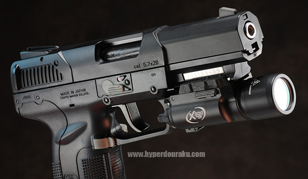 東京マルイのFN 5-7にX300を装着